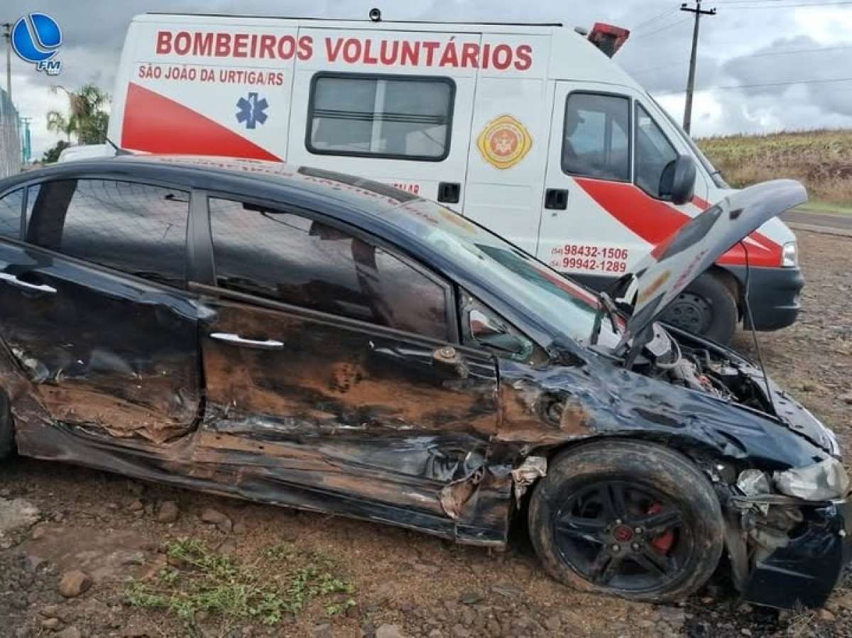 Colisão entre dois carros deixa ferido na ERS-126 entre Paim Filho e São João da Urtiga