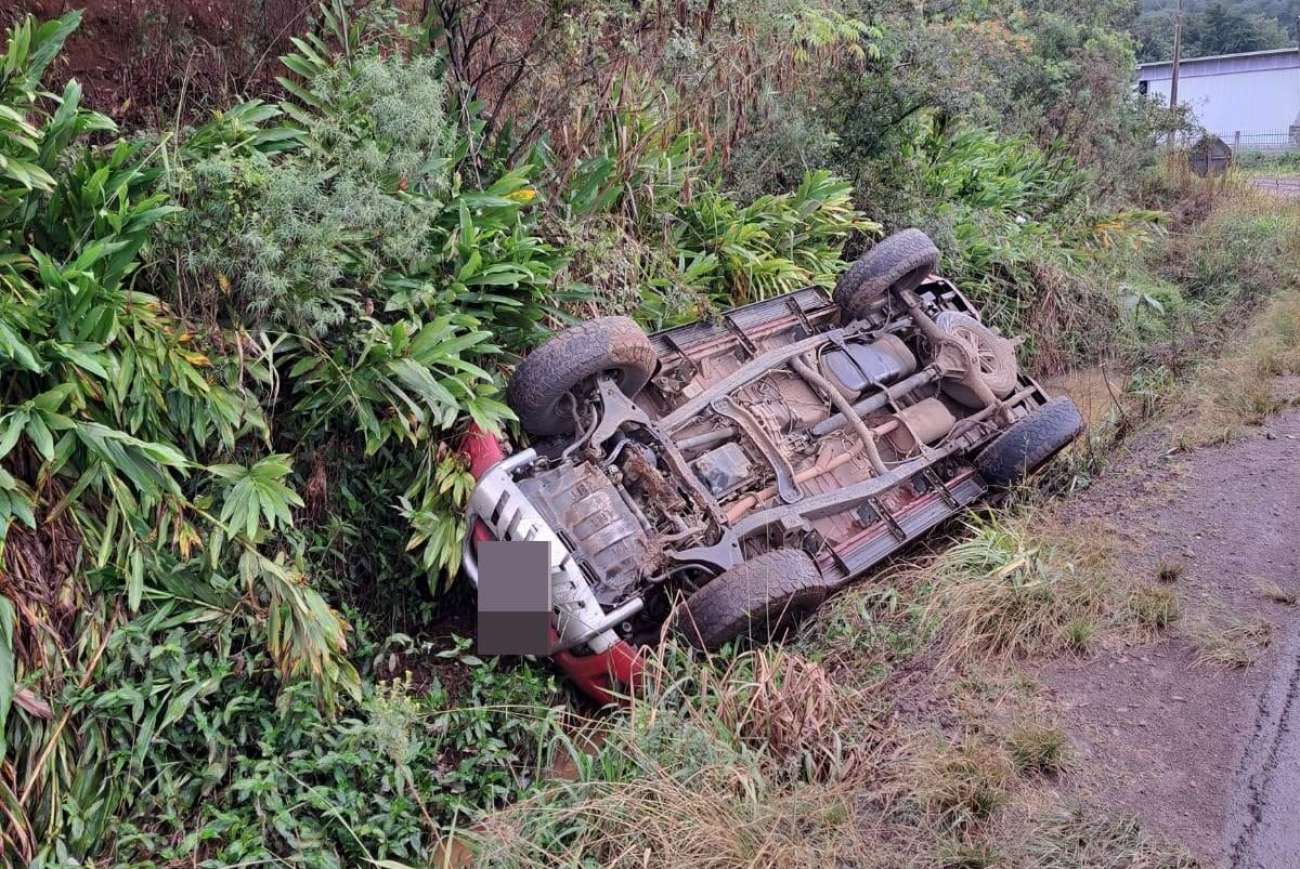 Capotamento deixa quatro feridos na BR-480, em Barão de Cotegipe