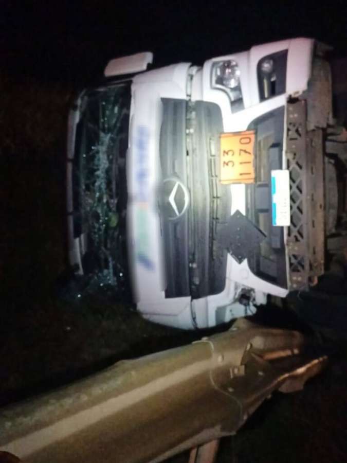 Carreta transportando combustível tomba e bloqueia BR-386 em Soledade