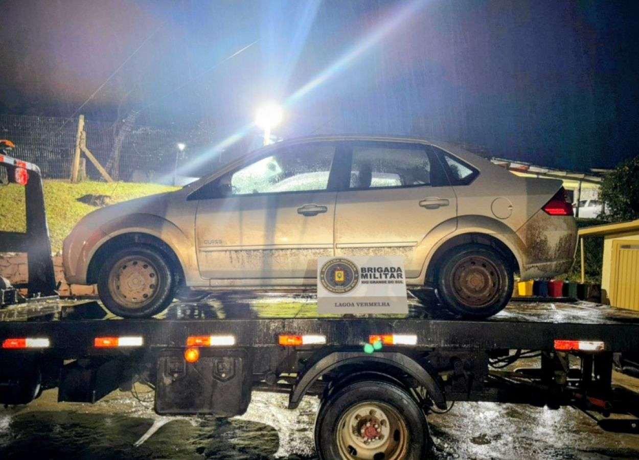 Foragido é preso com carro furtado em Lagoa Vermelha