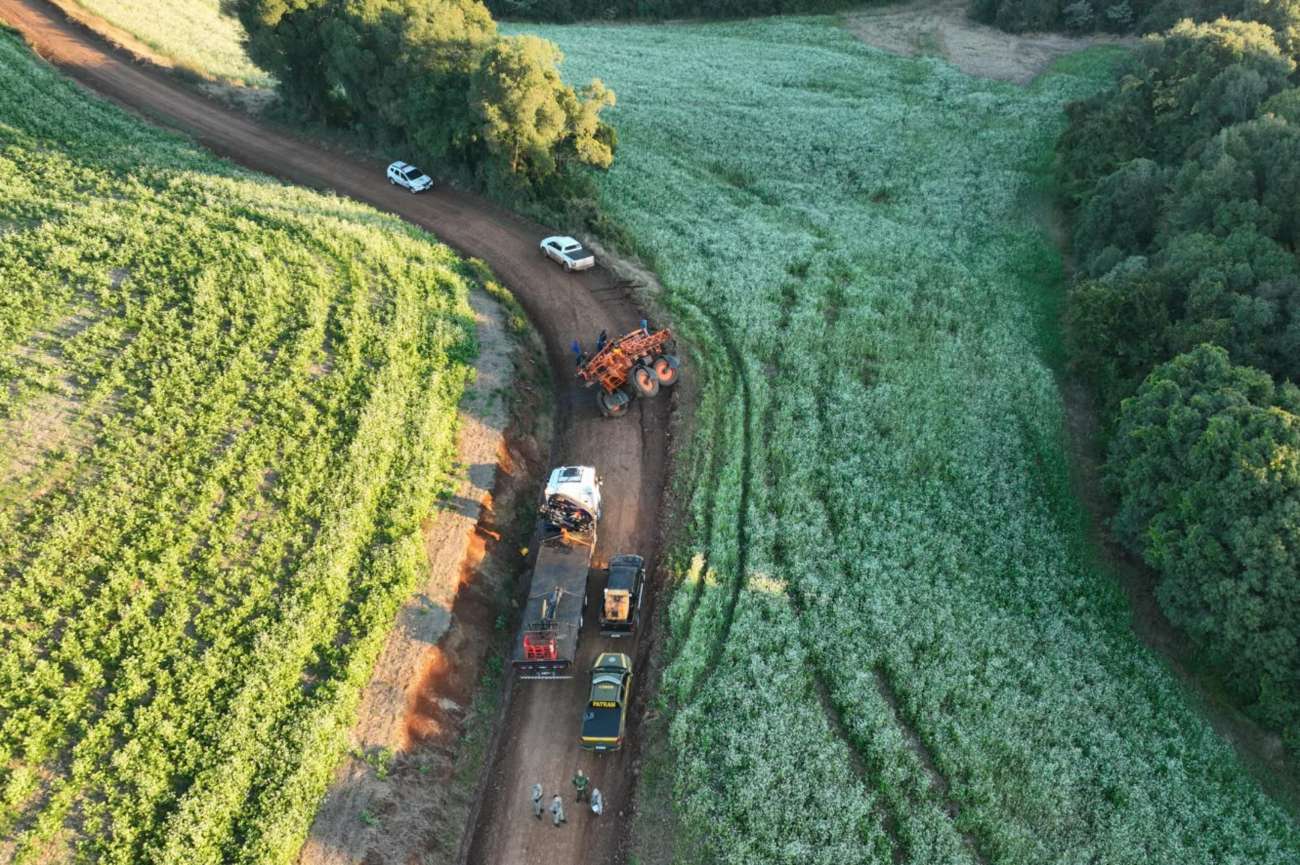 Polícia Ambiental monitora área atingida por produtos agrícolas após colisão em Ciríaco
