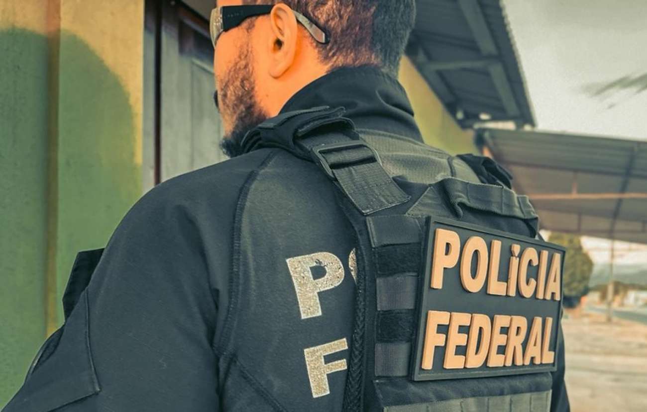 Operação da Polícia Federal mira grupo investigado por tráfico internacional de drogas e lavagem de dinheiro em Passo Fundo