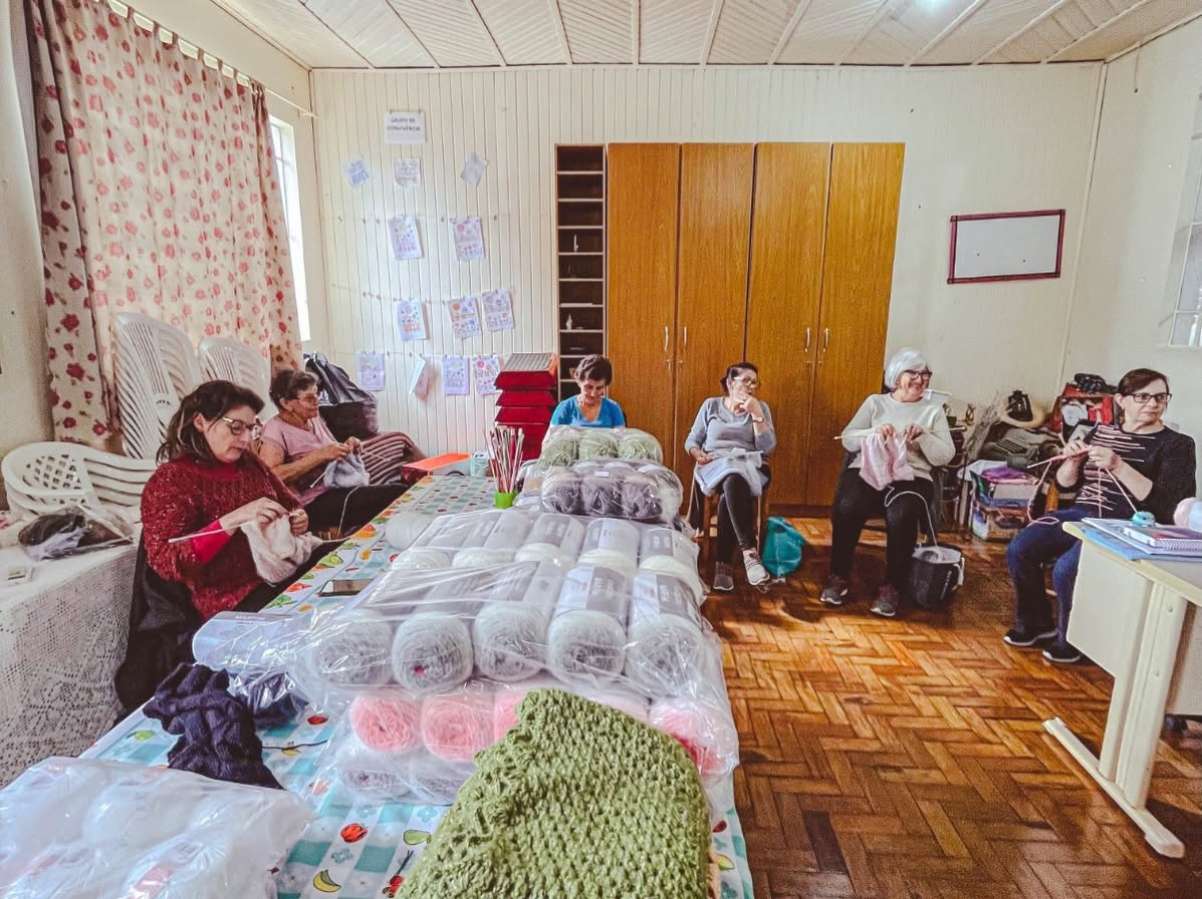 Grupo Laçadas de Amor, de Ibiaçá, leva conforto e solidariedade a idosos de instituição de longa permanência