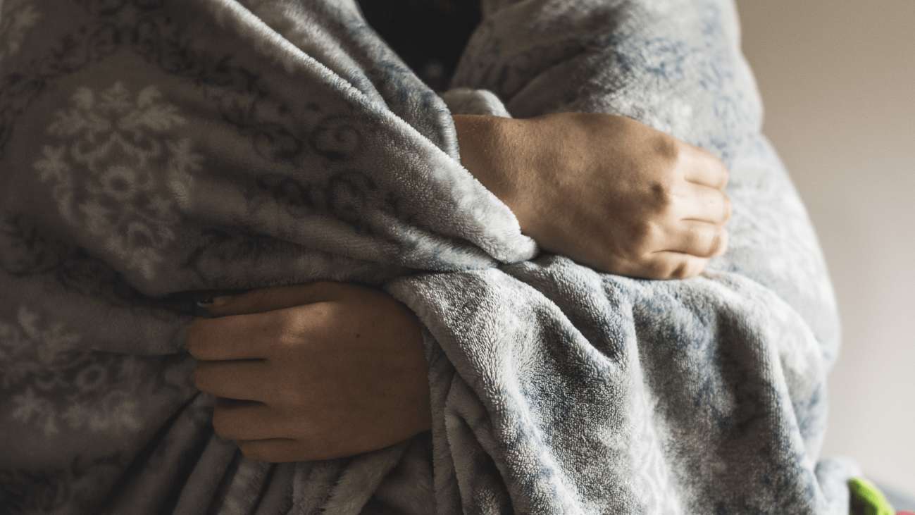 Muito além da pneumonia: frio intenso no RS traz alerta para riscos de infarto e isolamento social em idosos