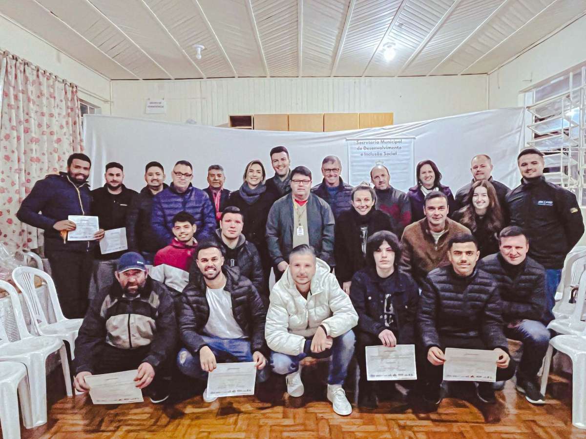 Curso de Instalações Elétricas forma 17 novos profissionais em Ibiaçá