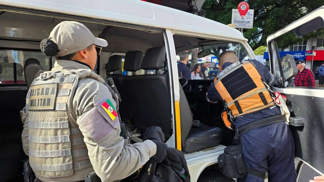 Passo Fundo: motorista de Kombi escolar envolvida em acidente com crianças estava com CNH vencida e fugiu após colisão
