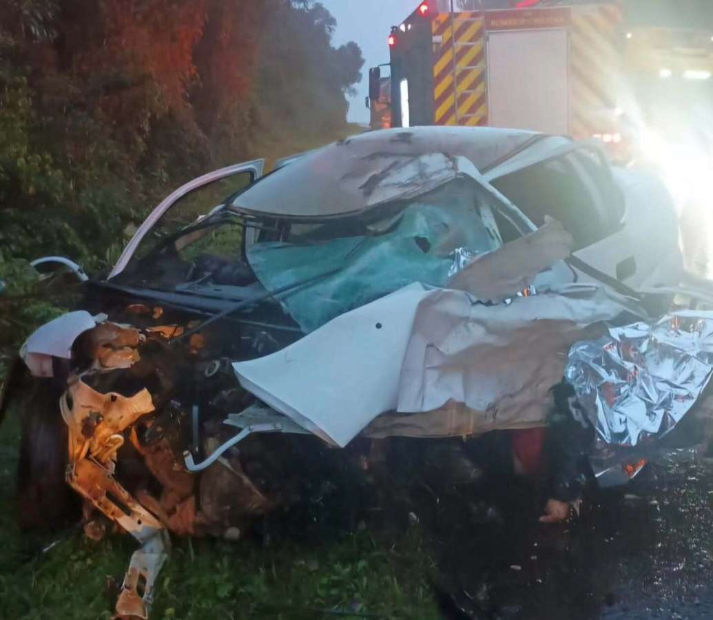 Colisão entre carro e carreta deixa três mulheres mortas na BR-285, entre Carazinho e Saldanha Marinho