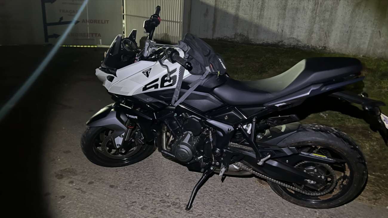 Casal sofre queda de motocicleta na ERS-324, em Passo Fundo