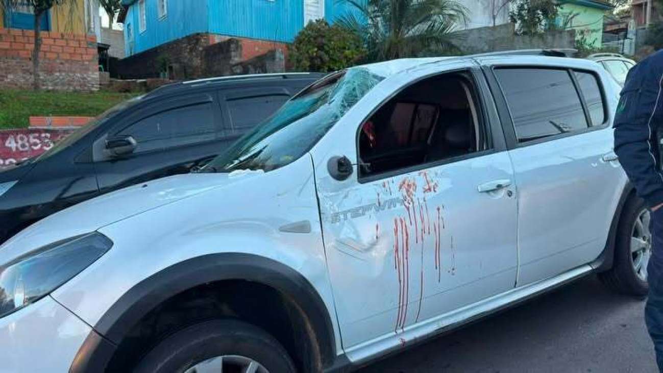 Fuga de abordagem da Guarda Municipal resulta em capotamento de veículo e feridos em Passo Fundo