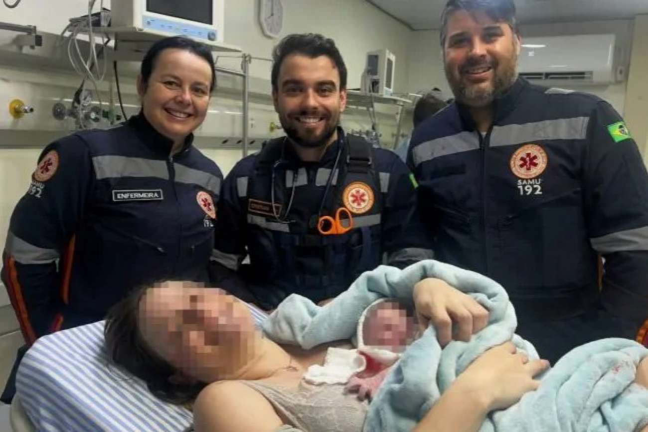Criança nasce dentro de ambulância do Samu em frente a hospital de Passo Fundo