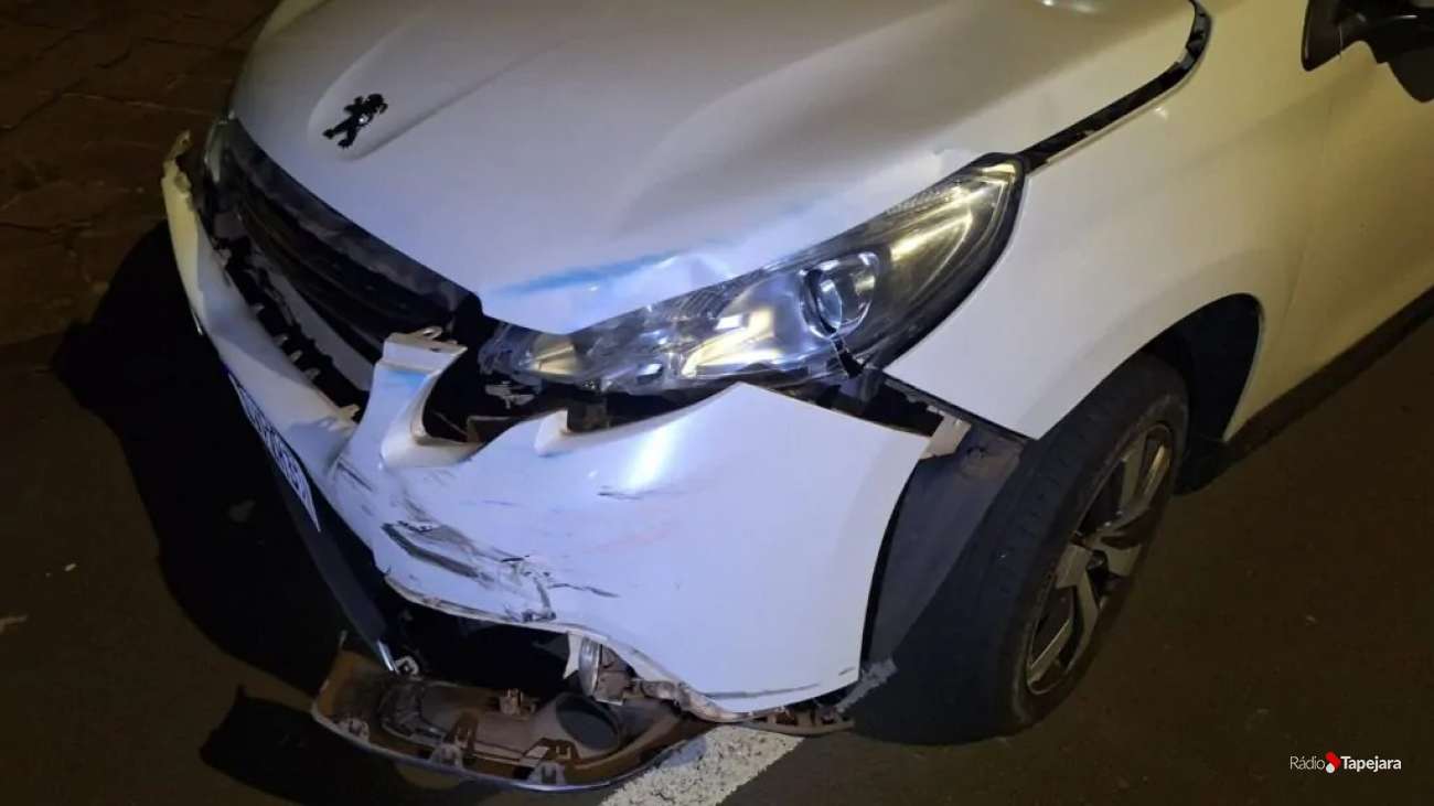 Motociclista fica ferido após colisão no cruzamento das ruas Capitão Eleutério e Eduardo de Brito, em Passo Fundo