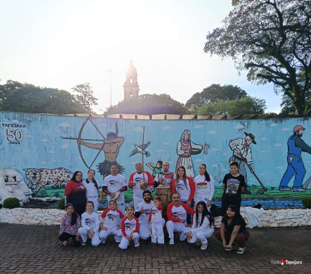 Aula aberta e roda de capoeira reúnem comunidade na Praça Central de Tapejara