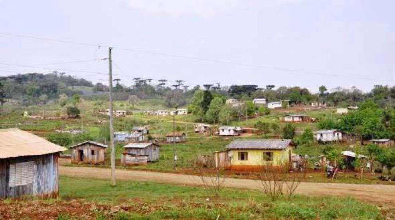 TENSÃO EM CHARRUA: homem é baleado e confrontos provocam incêndios em aldeia indígena