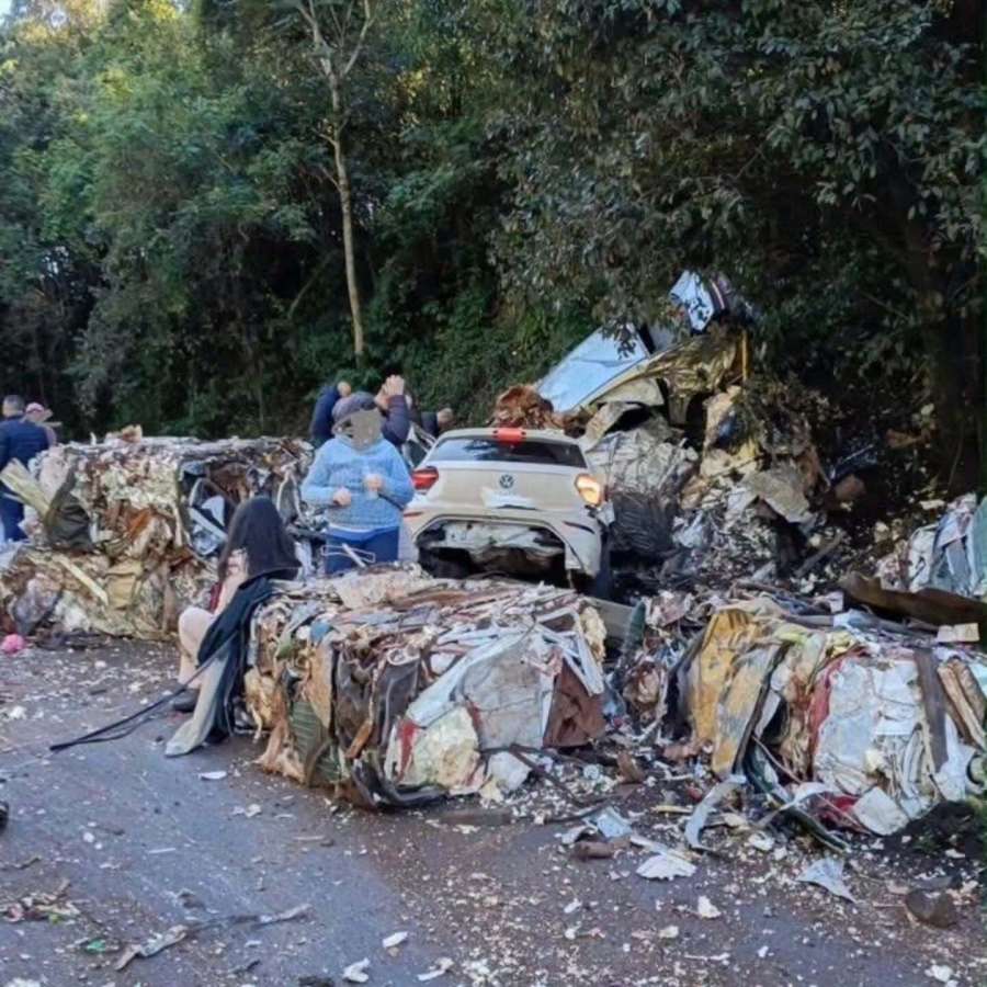 Acidente entre cinco veículos deixa sete feridos e bloqueia a BR-386 em Pouso Novo