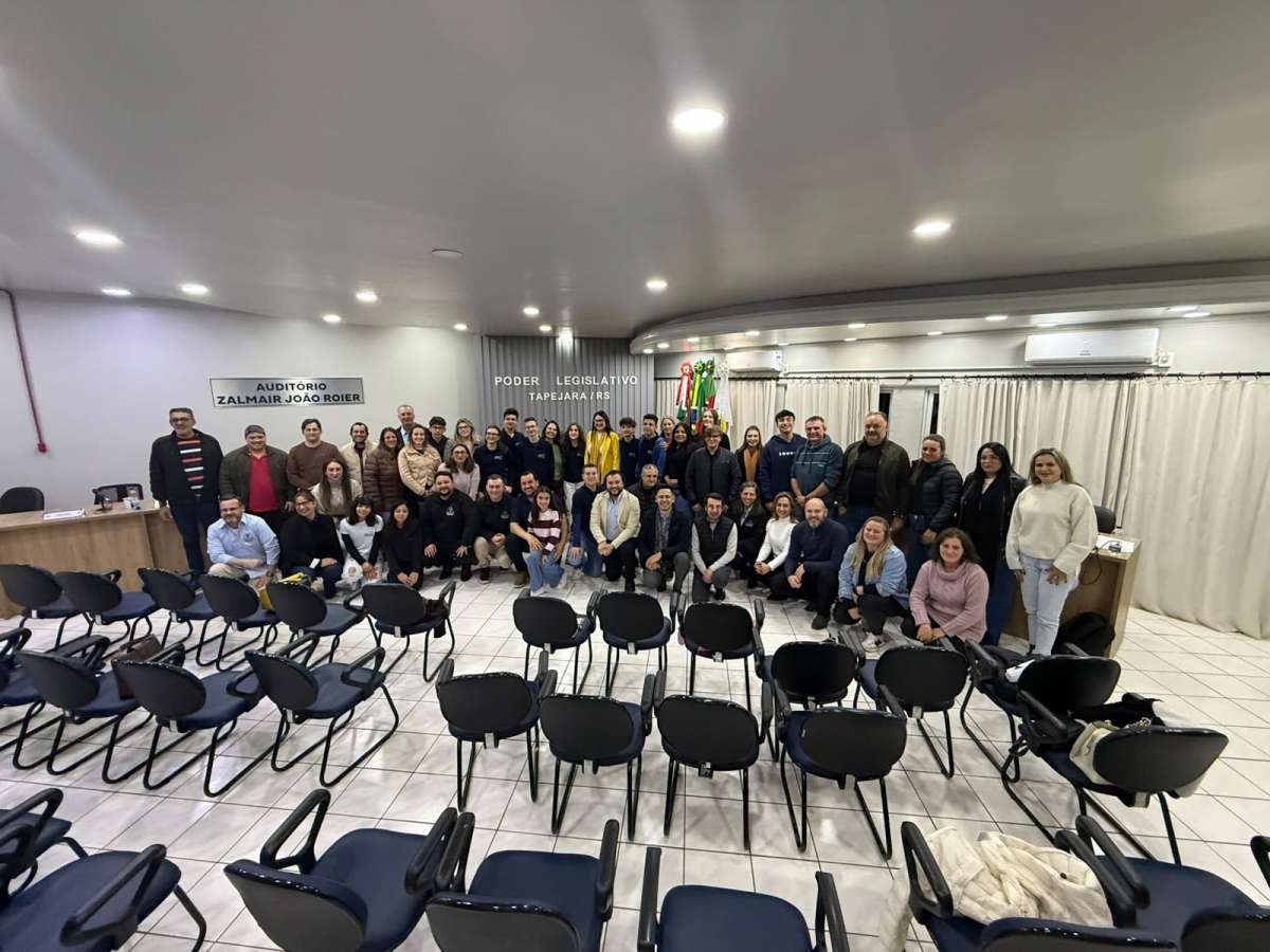 Câmara Mirim de Tapejara realiza primeira sessão ordinária de 2026 com foco em melhorias escolares