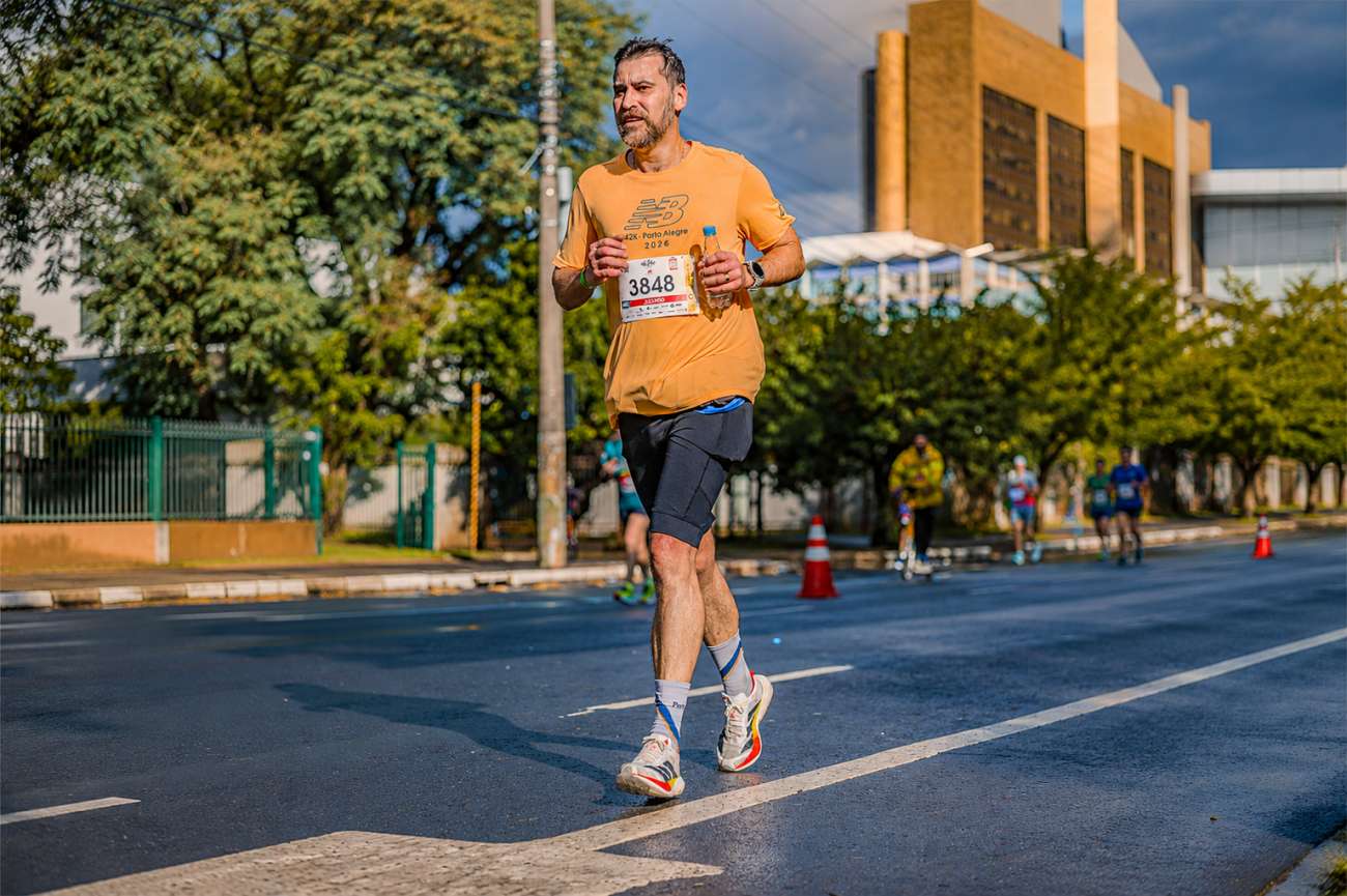 Atletas da ATA representam Tapejara na Maratona New Balance de Porto Alegre