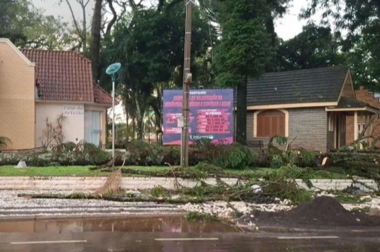 Possível microexplosão atmosférica está entre as causas dos estragos provocados por temporal no Norte do RS