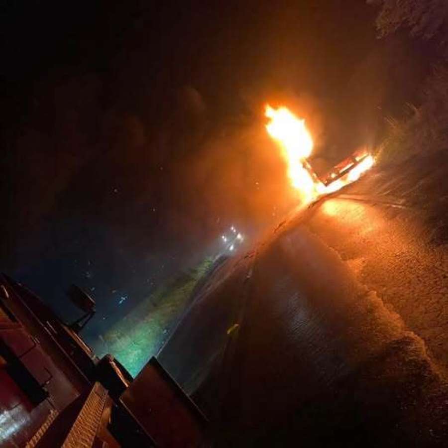 Caminhão pega fogo na ERS-324, entre Marau e Passo Fundo