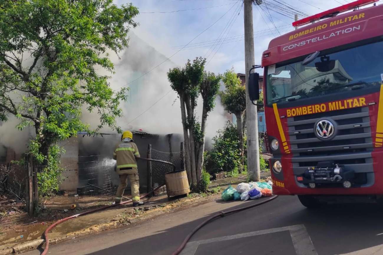 Mulher fica ferida em incêndio residencial em Frederico Westphalen