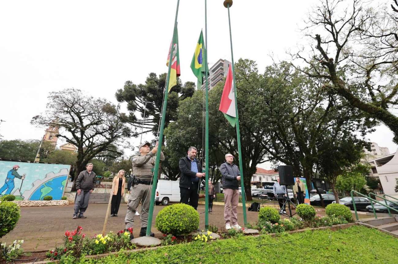 Tapejara abre Semana da Pátria com ato cívico na Praça Central