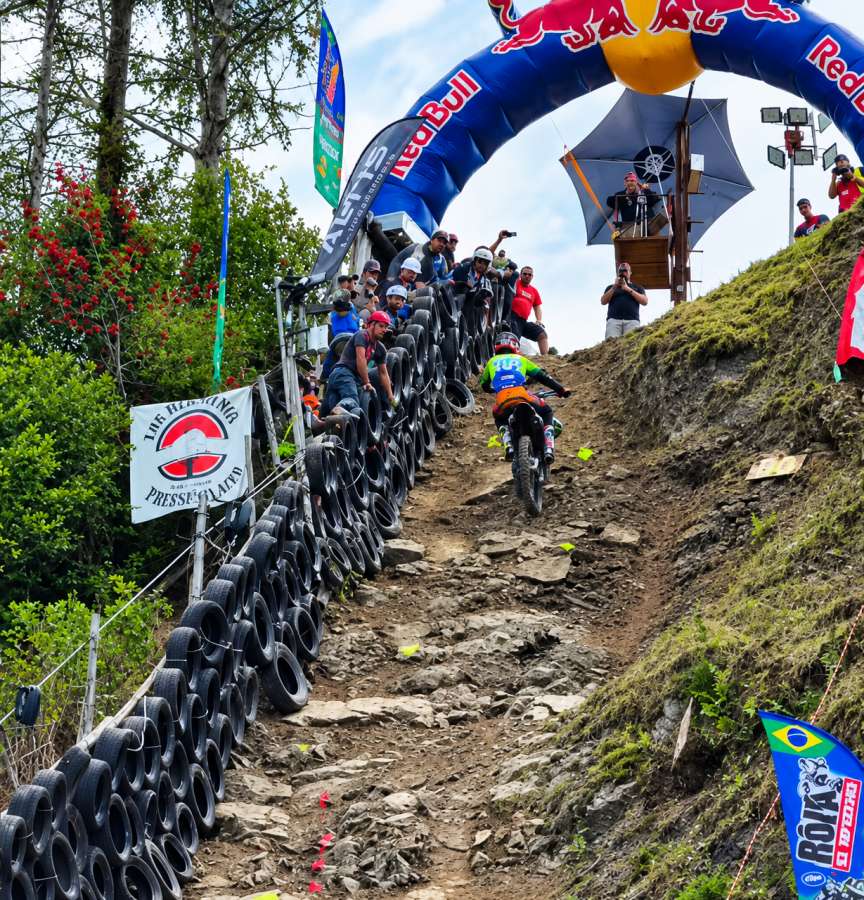 Júnior Brazaca supera o “Morro Impossível” e coloca o Rio Grande do Sul no topo de uma das mais desafiadoras modalidades do motociclismo mundial