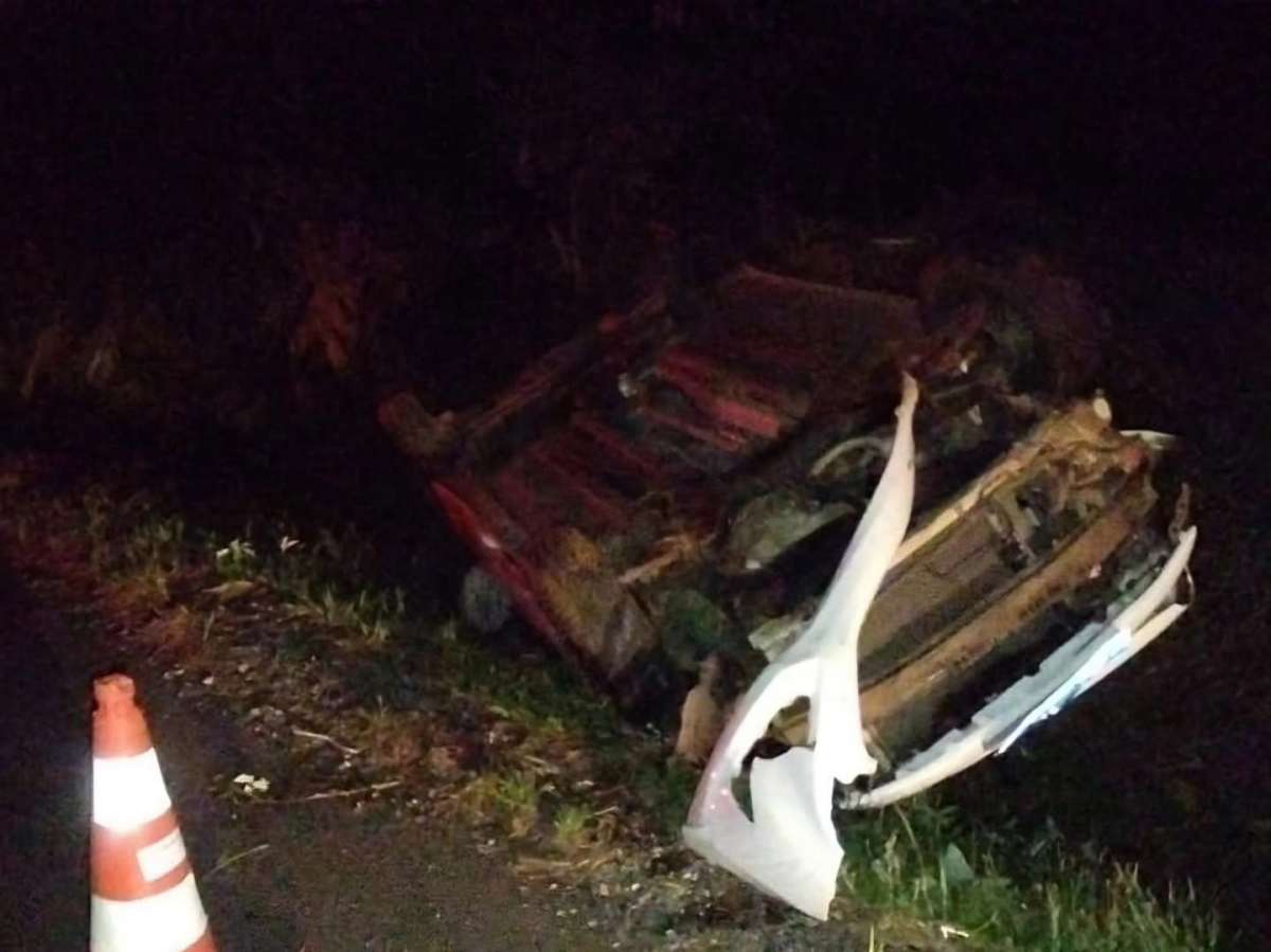 Capotamento é registrado na ERS-135, entre Passo Fundo e Coxilha
