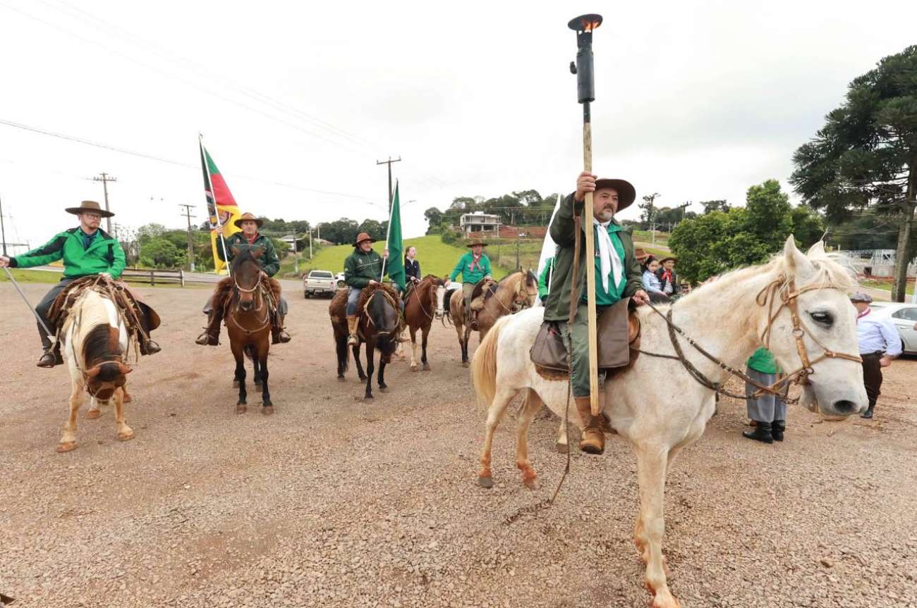 Semana Farroupilha de Tapejara é aberta oficialmente no CTG Manoel Teixeira