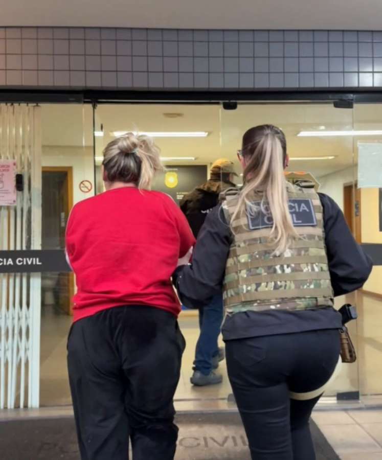 2ª DP de Passo Fundo prende mulher investigada por falsificação e venda de Atestados Médicos
