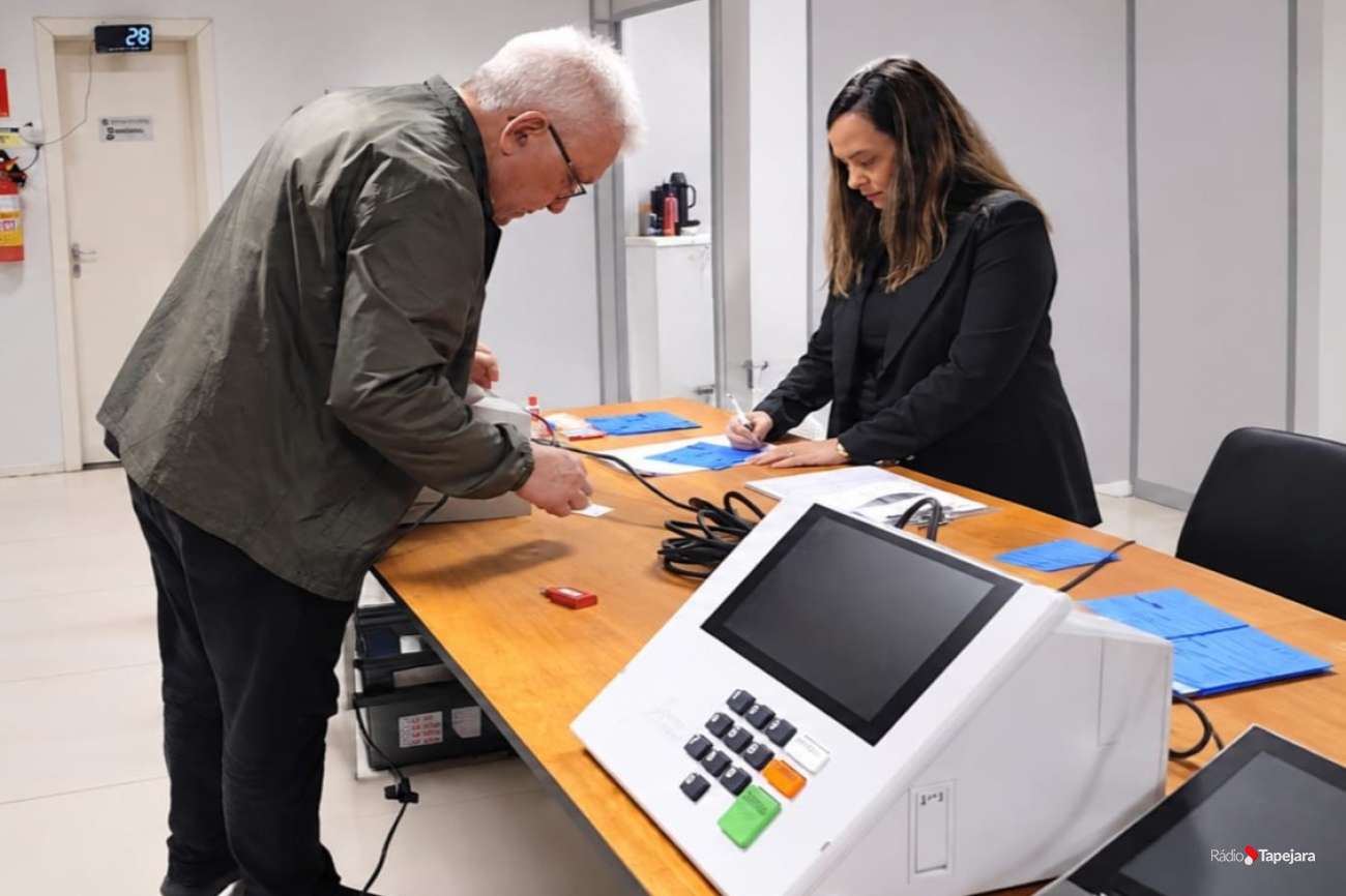 Cartório Eleitoral realiza etapa de preparação das urnas para as Eleições 2026
