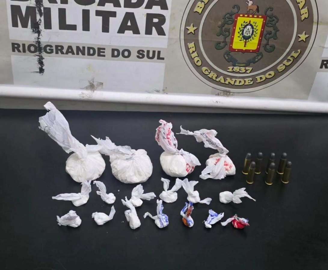 Brigada Militar prende homem com cocaína e munições em Passo Fundo