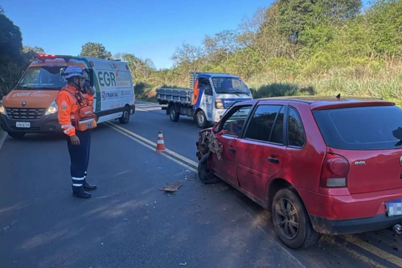 Falha mecânica provoca acidente na ERS-135, em Passo Fundo