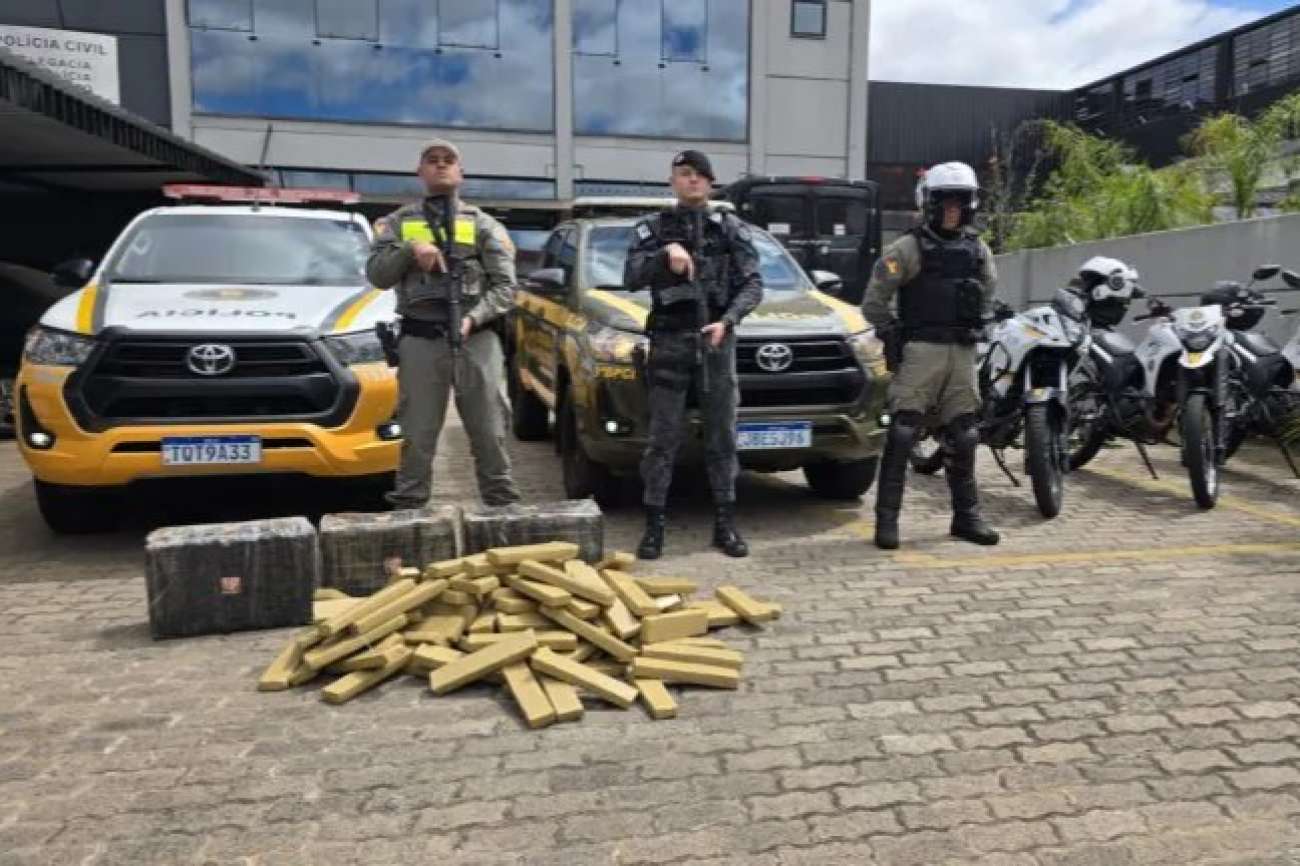 Homem foge de abordagem e descarta cerca de 160 quilos de drogas em Passo Fundo