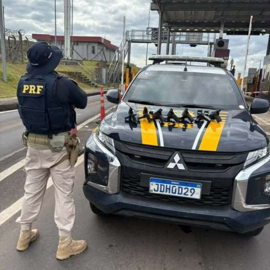 PRF apreende pistolas escondidas em veículo na BR-386, em Fontoura Xavier