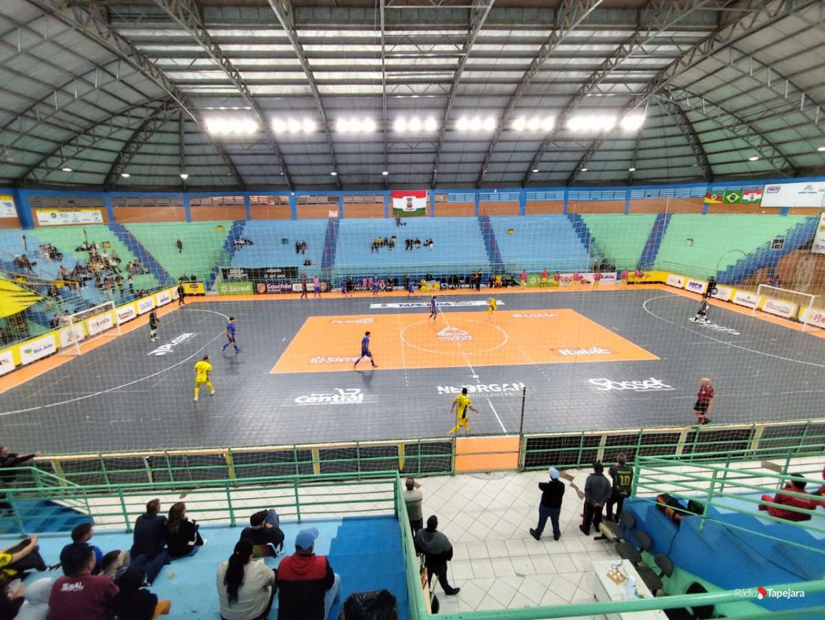 Tapejara Futsal vence ASF por 6 a 1 e garante quartas de final com jogo de volta em casa