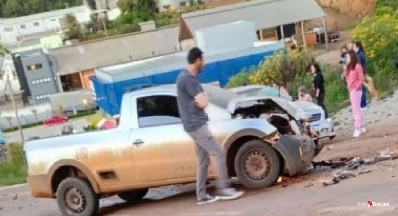 Acidente de trânsito envolve três veículos e deixa feridos em Ibiraiaras