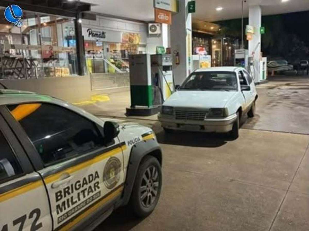 Brigada Militar recupera veículo furtado em posto de combustíveis em Caseiros