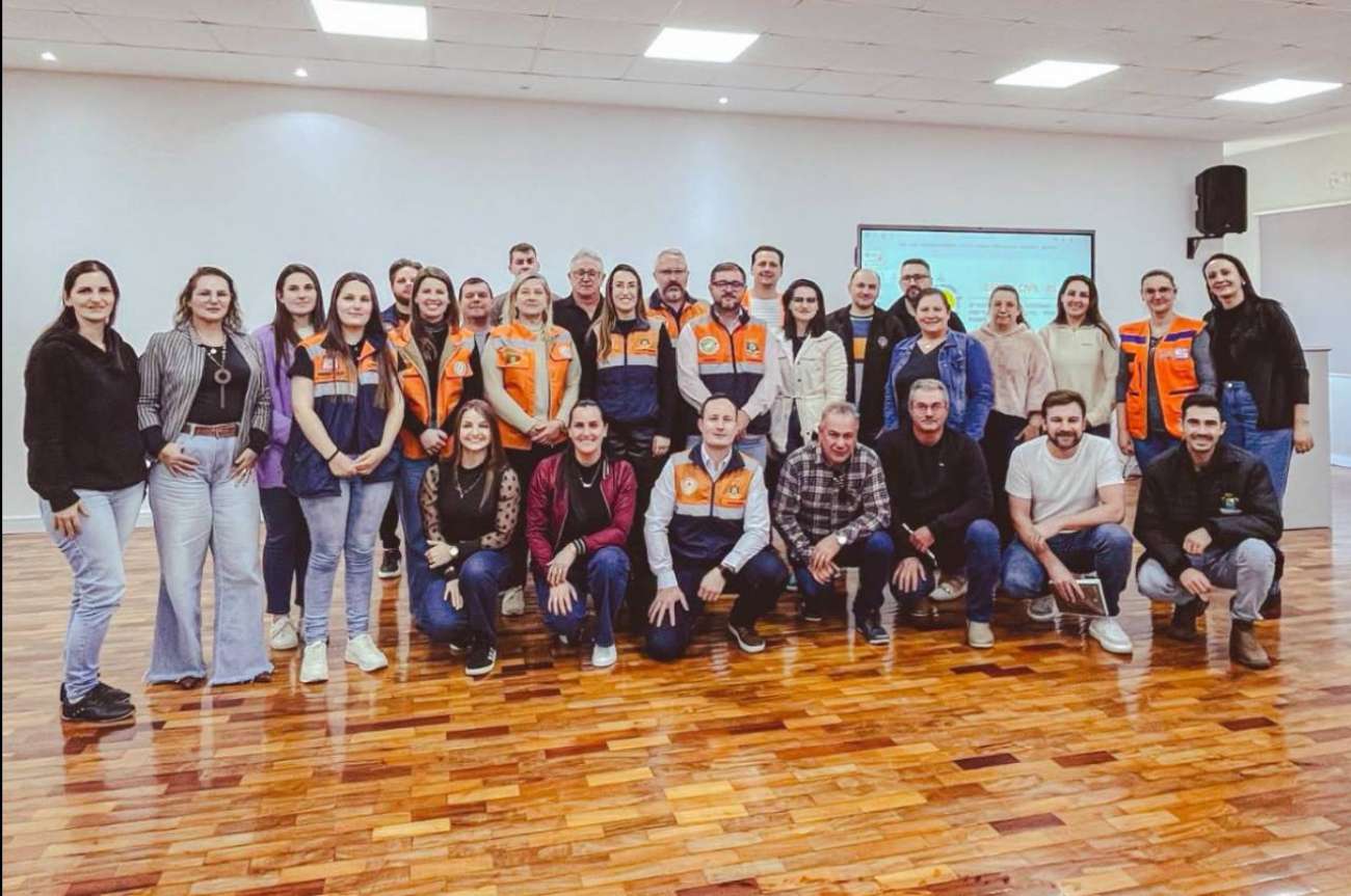 Defesa Civil de Tapejara participa de capacitação regional para aprimorar atendimento em situações de desastre