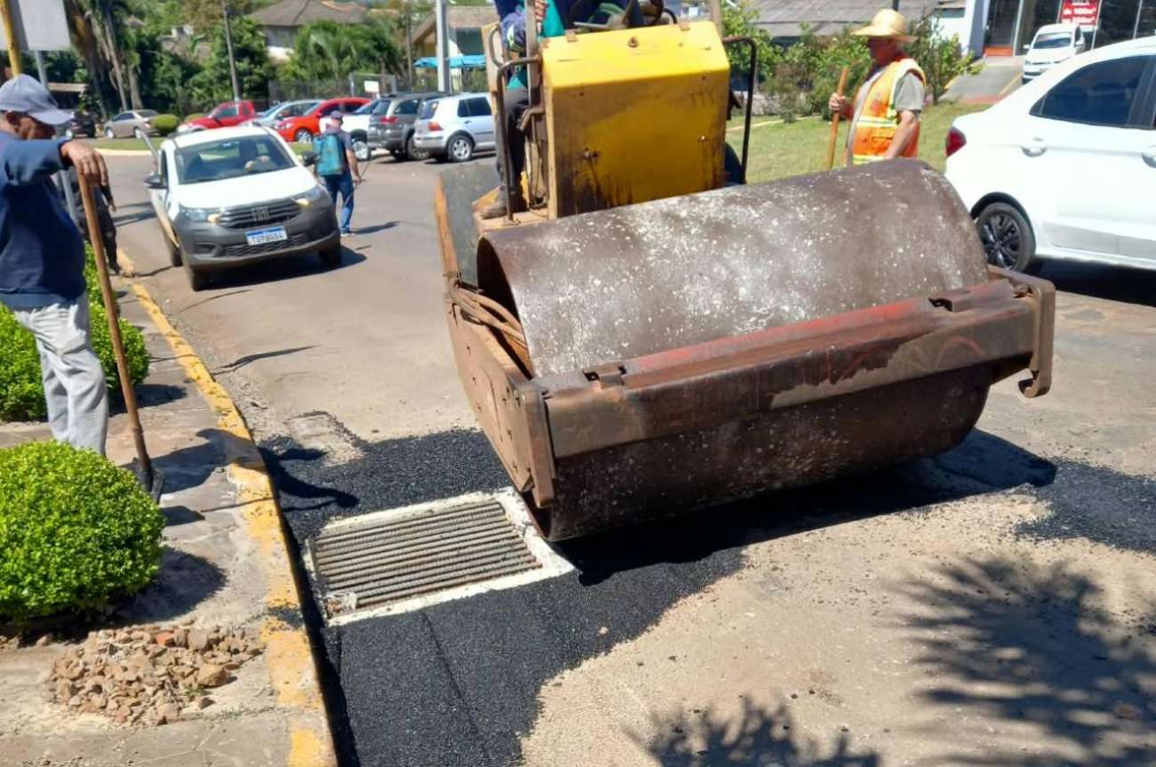 Prefeitura de Tapejara realiza serviços de manutenção em diferentes vias urbanas