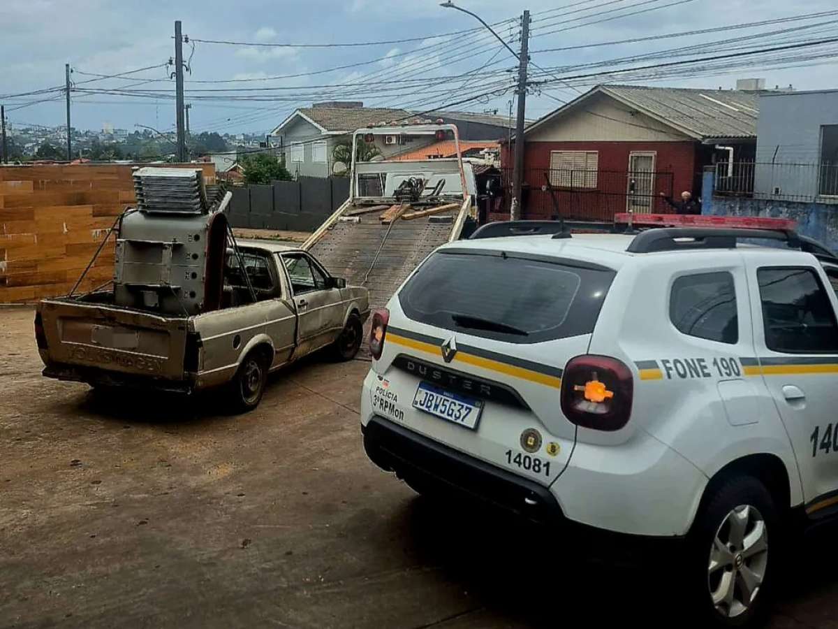 Brigada Militar prende dois homens por furto de gerador em prédio abandonado em Passo Fundo
