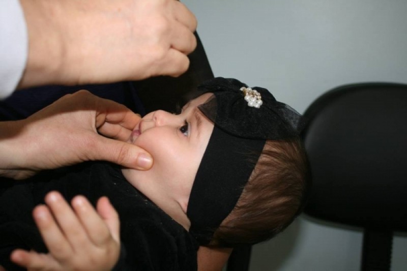 Vacinação contra paralisia infantil segue até segunda-feira