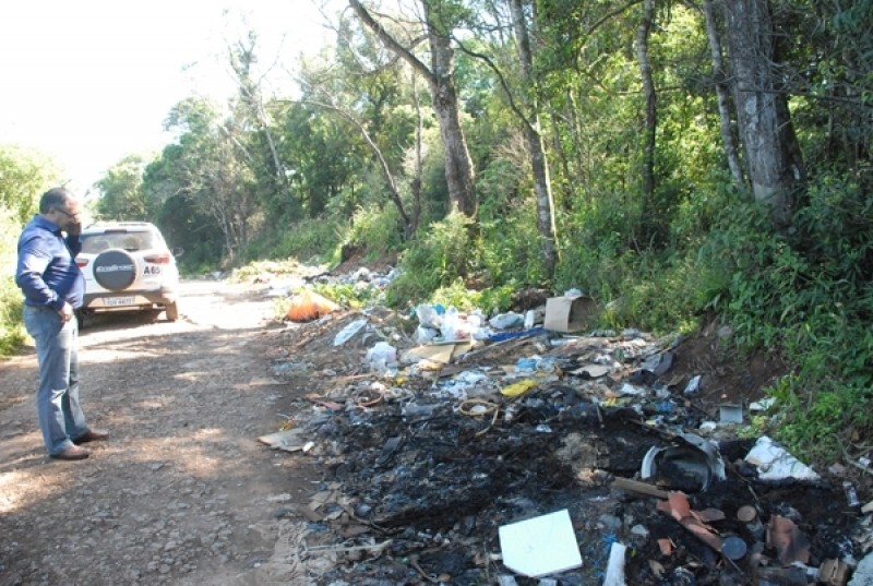Secretaria de Meio Ambiente alerta sobre descarte irregular de lixo em Erechim
