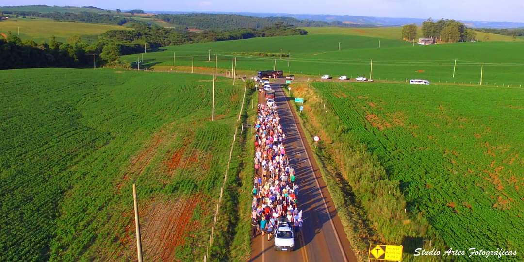 Caminhada Pe Zanatta recebe imagem que pertencia ao sacerdote - Rádio  Tapejara FM 