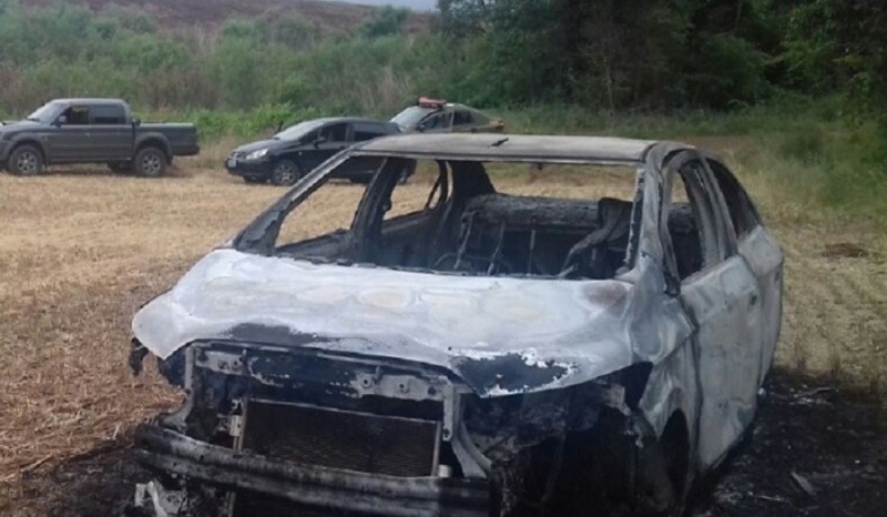 Veículo é encontrado incendiado em Cacique Doble