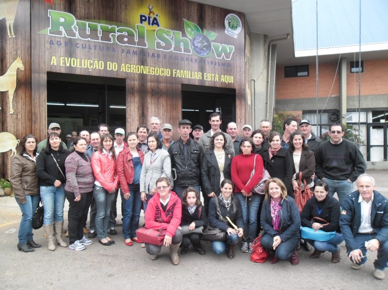Agricultores de Tapejara participam do rural show em Nova Petrópolis