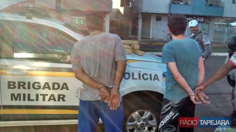 Dois homens são presos por tráfico de drogas em Tapejara